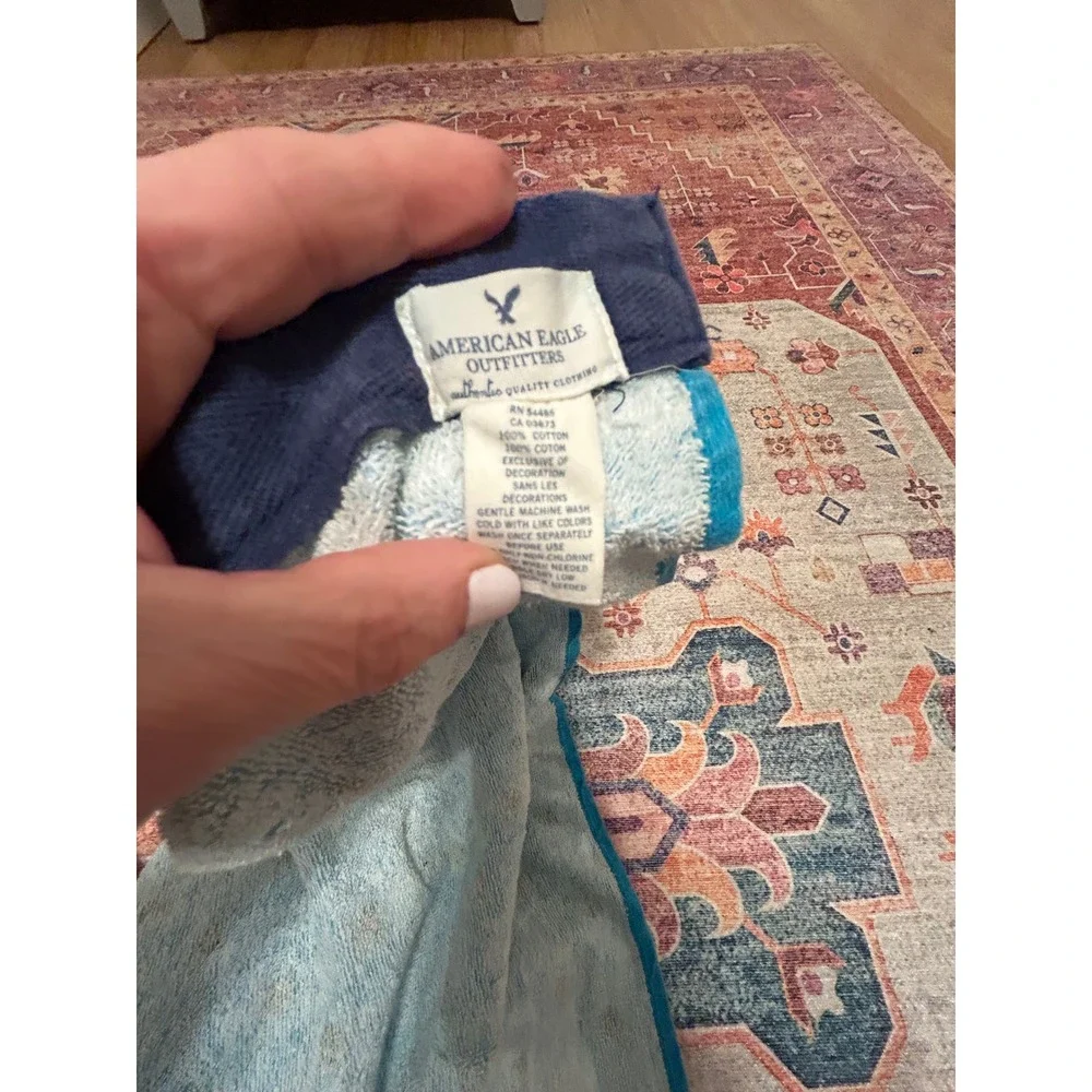 American Eagle‎ Vintage Beach Towel blue polka dot. See pics.